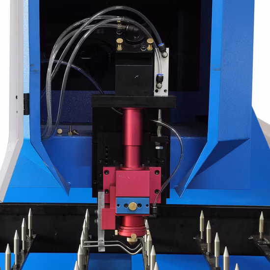 平型、パンチング、折り目付け、合板型の製造用のレーザー切断機