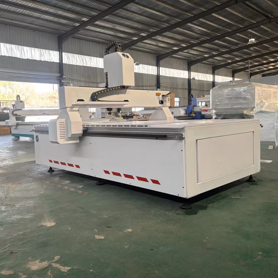 家具用MDF木製シリンダーを切断するための1325 CNCフライス盤